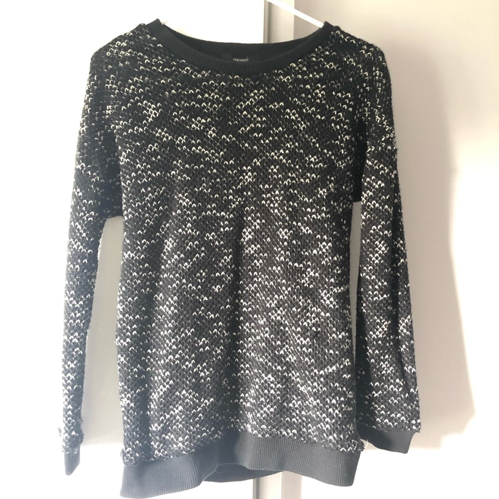 Forever 21 black/white basic crew neck sweater